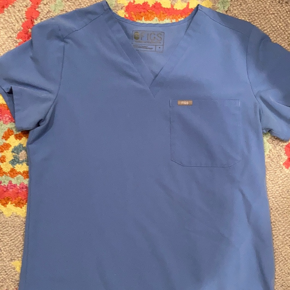 FIGS Catarina one-pocket scrub top. Gently worn.